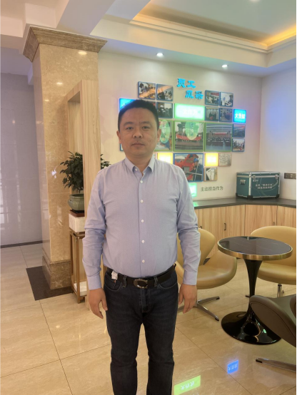 銷售之星袁燦：勇往直前，譜寫亮麗業績篇章
